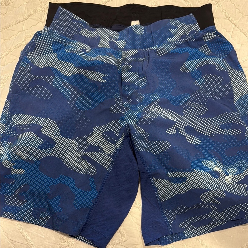 Lulu lemon mens size large Blue Camo Athletic Shorts lined. Length 9 inches